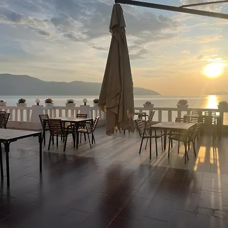 Sea View Apartment *