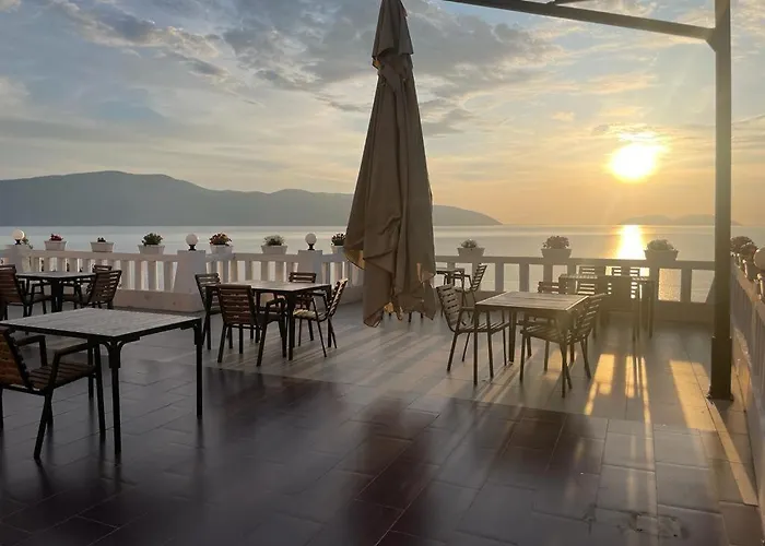 Sea View Apartment *