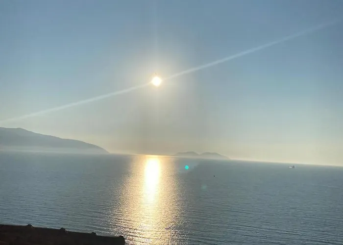 Sea View Apartment *